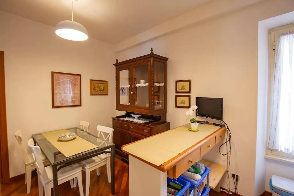 Dimora Al Colosseo, 2 Bedrooms Rome 0*,