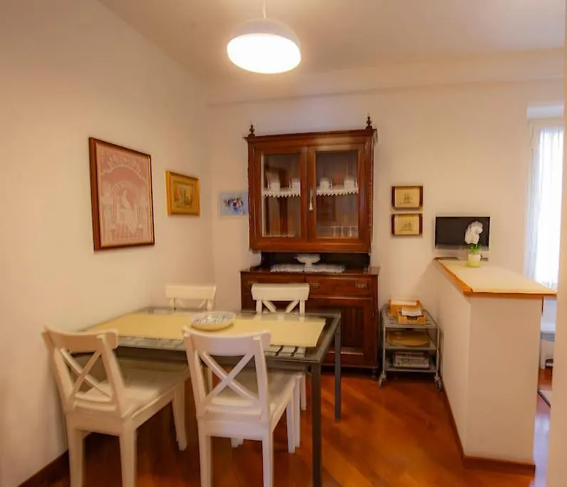 Apartment Dimora Al Colosseo, 2 Bedrooms Rome