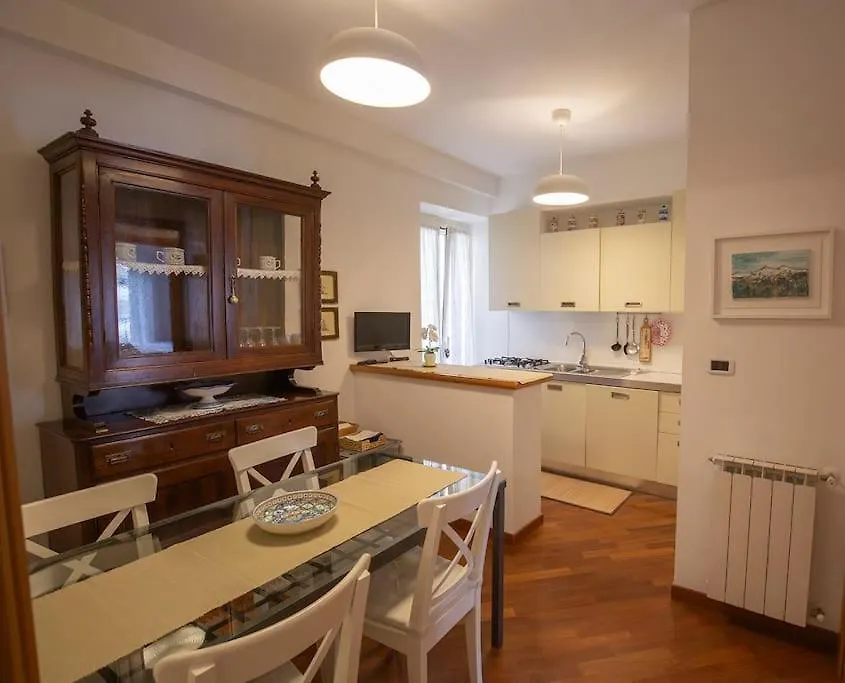 Apartment Dimora Al Colosseo, 2 Bedrooms Rome Italy