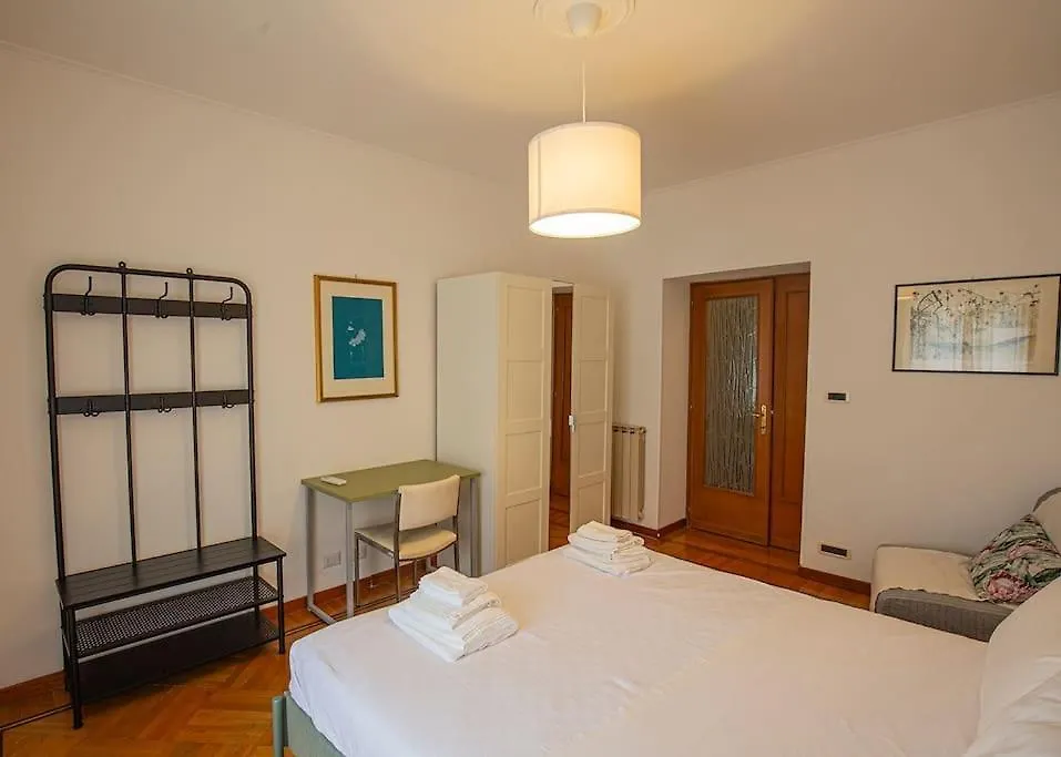 Apartment Dimora Al Colosseo, 2 Bedrooms Rome